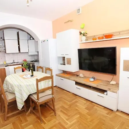 Apartment Dani *